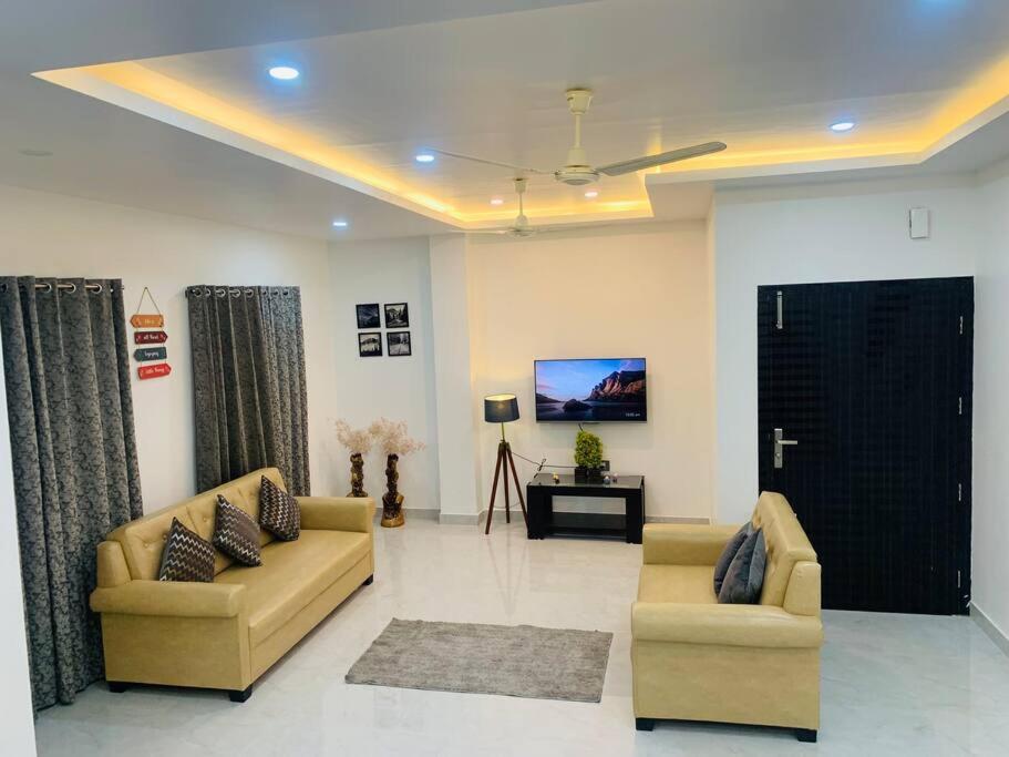 White Orchid, Unique & Stylish, Executive 2Bhk. Apartment Guwahati Exterior foto